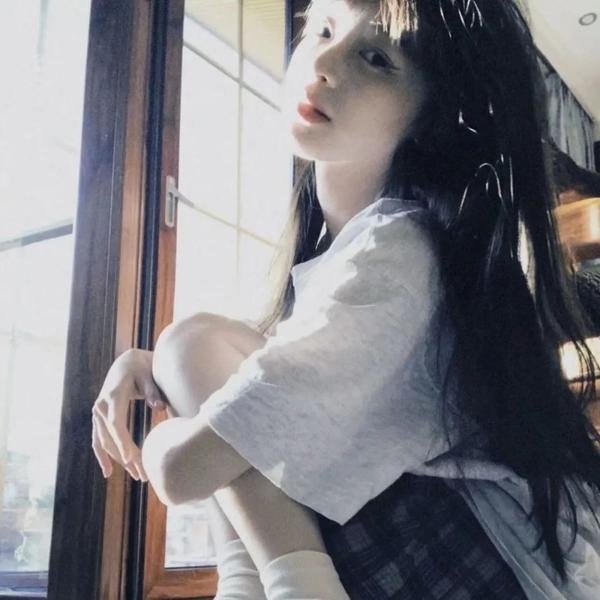 冰属性男子与酷酷女同事